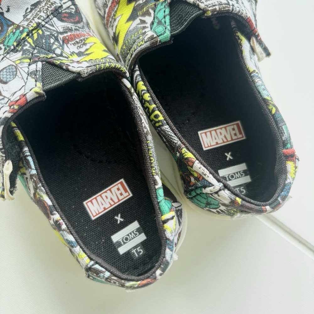 Toms x Marvel Kids Size 5 Classic Multi Marvel Comic Pop Print Shoes - Picture 10 of 12